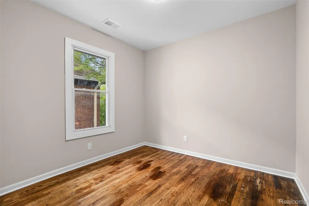 637 Manistique Street Detroit City, MI 48215