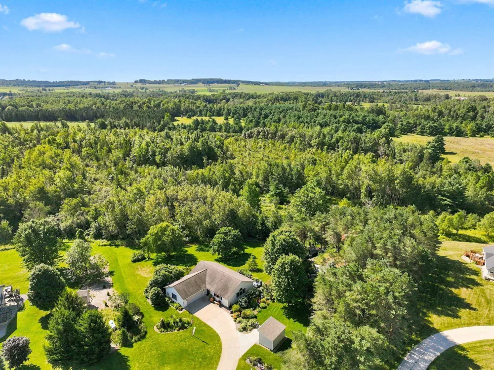 7220 S Jamie Drive Riverside Township, MI 49657