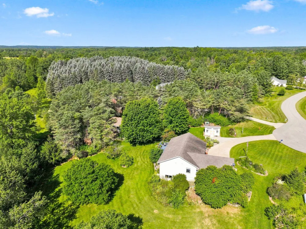 7220 S Jamie Drive Riverside Township, MI 49657