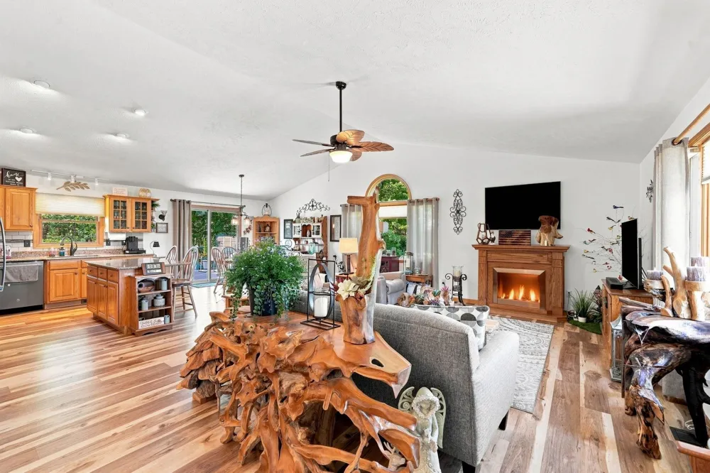 7220 S Jamie Drive Riverside Township, MI 49657