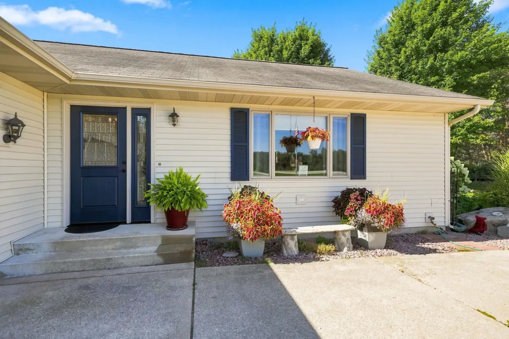 7220 S Jamie Drive Riverside Township, MI 49657