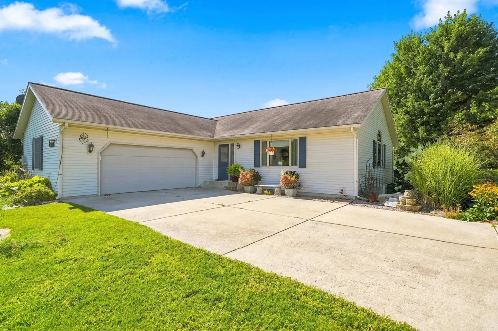 7220 S Jamie Drive Riverside Township, MI 49657