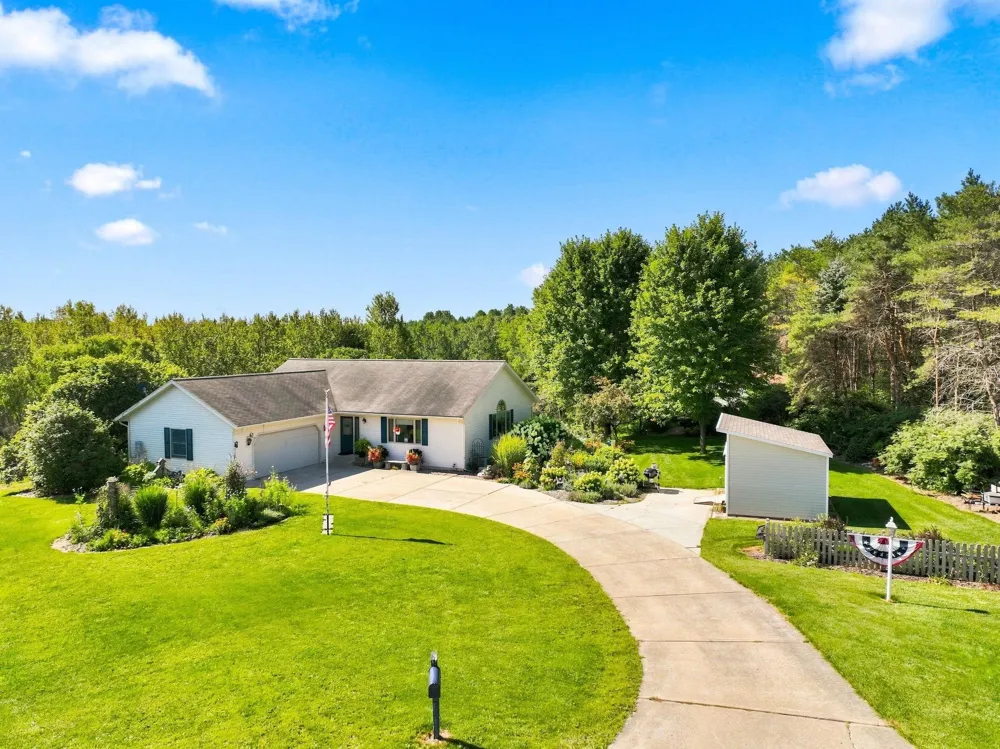 7220 S Jamie Drive Riverside Township, MI 49657