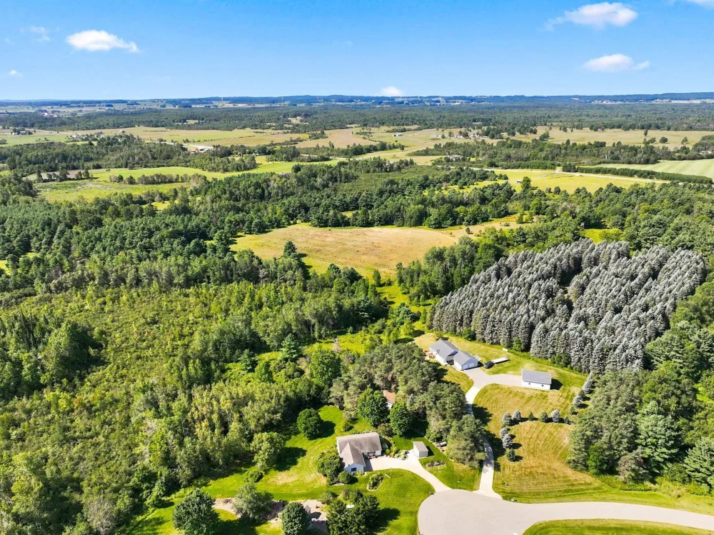 7220 S Jamie Drive Riverside Township, MI 49657