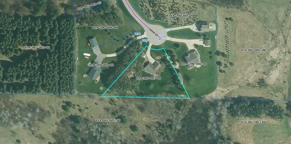 7220 S Jamie Drive Riverside Township, MI 49657