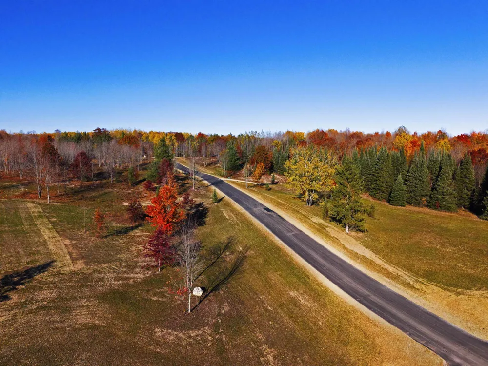 5803 SW Old Oak Trail Springfield Township, MI 49633