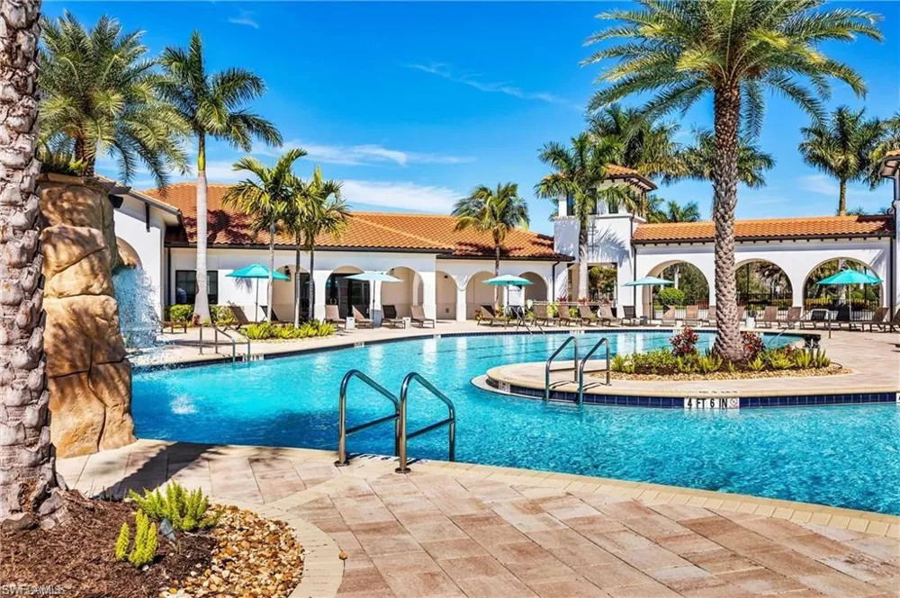 12015 Hawthorn Lake Drive #201 Fort Myers, FL 33913