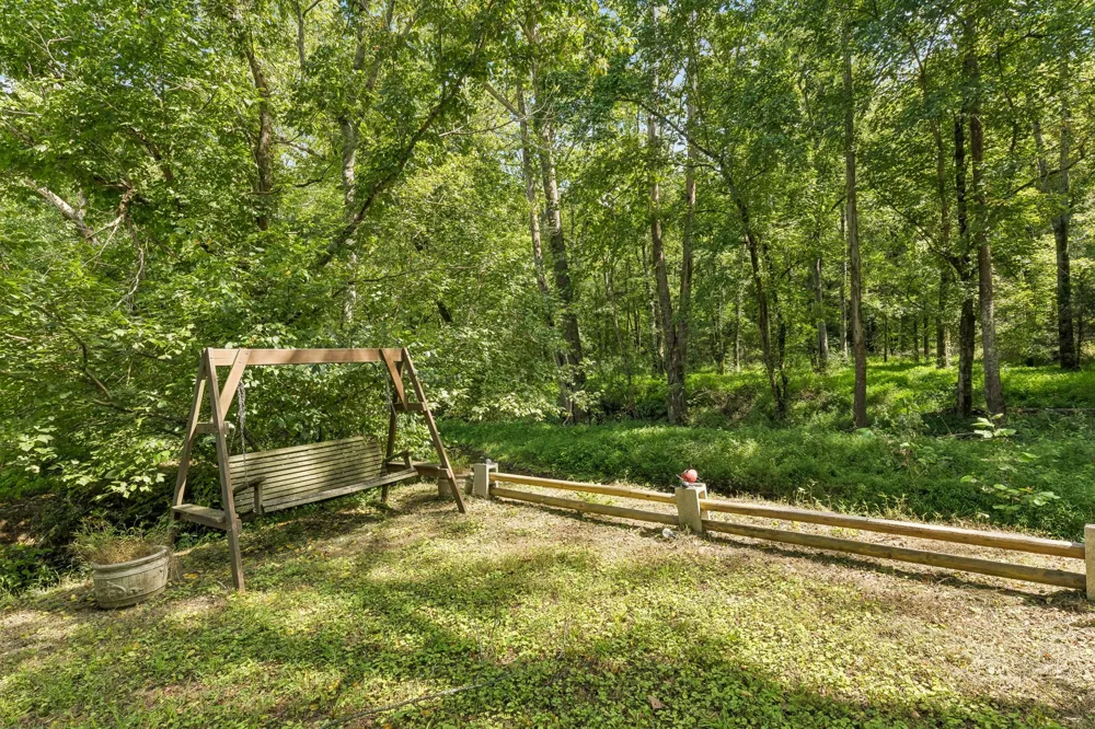 3087 Valley Creek Rd Culleoka, TN 38451