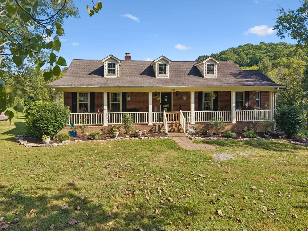 3087 Valley Creek Rd Culleoka, TN 38451