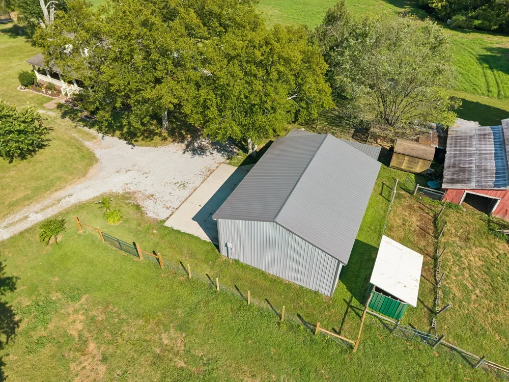 3087 Valley Creek Rd Culleoka, TN 38451