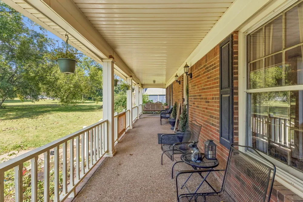 3087 Valley Creek Rd Culleoka, TN 38451