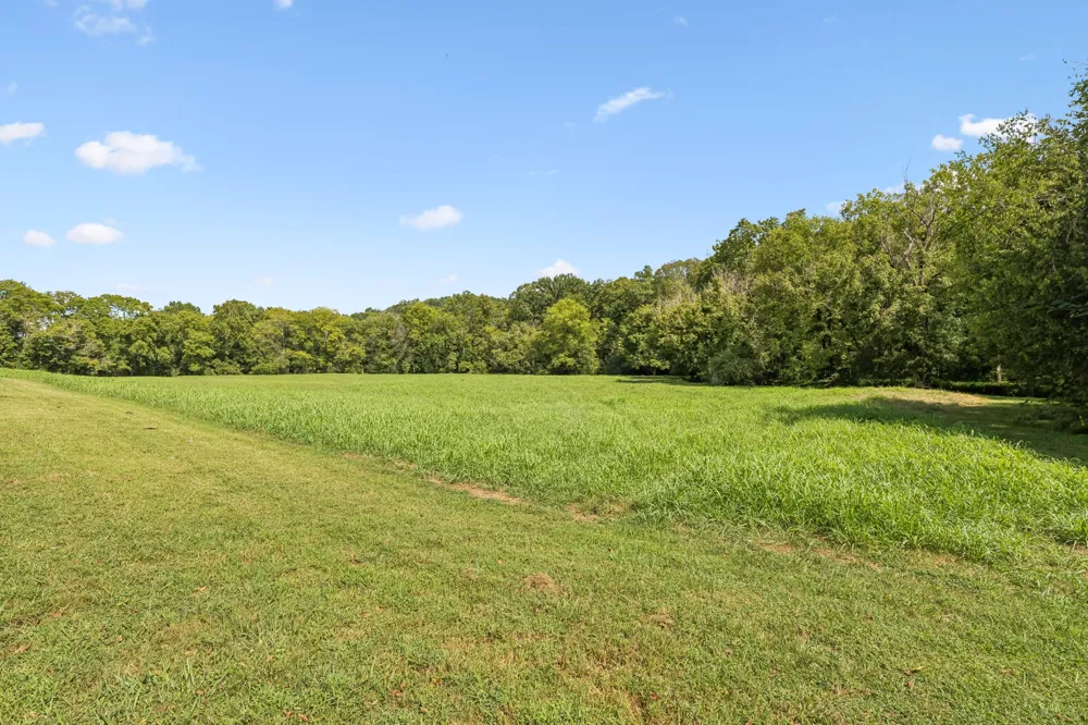 3087 Valley Creek Rd Culleoka, TN 38451