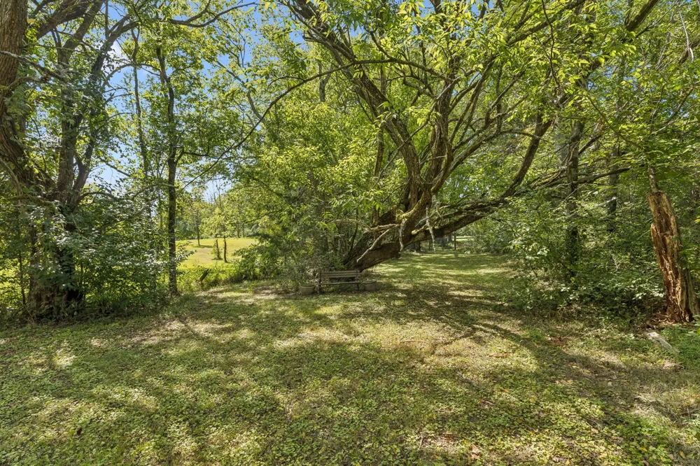 3087 Valley Creek Rd Culleoka, TN 38451
