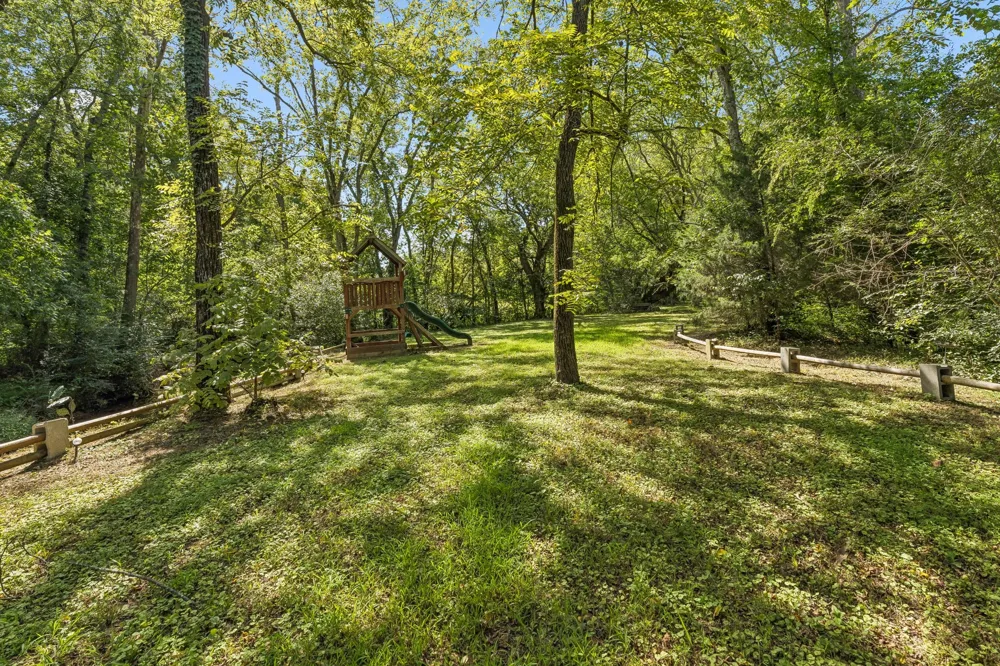 3087 Valley Creek Rd Culleoka, TN 38451