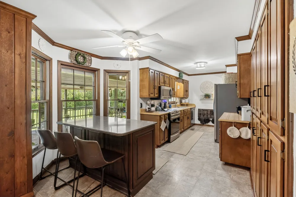 3087 Valley Creek Rd Culleoka, TN 38451