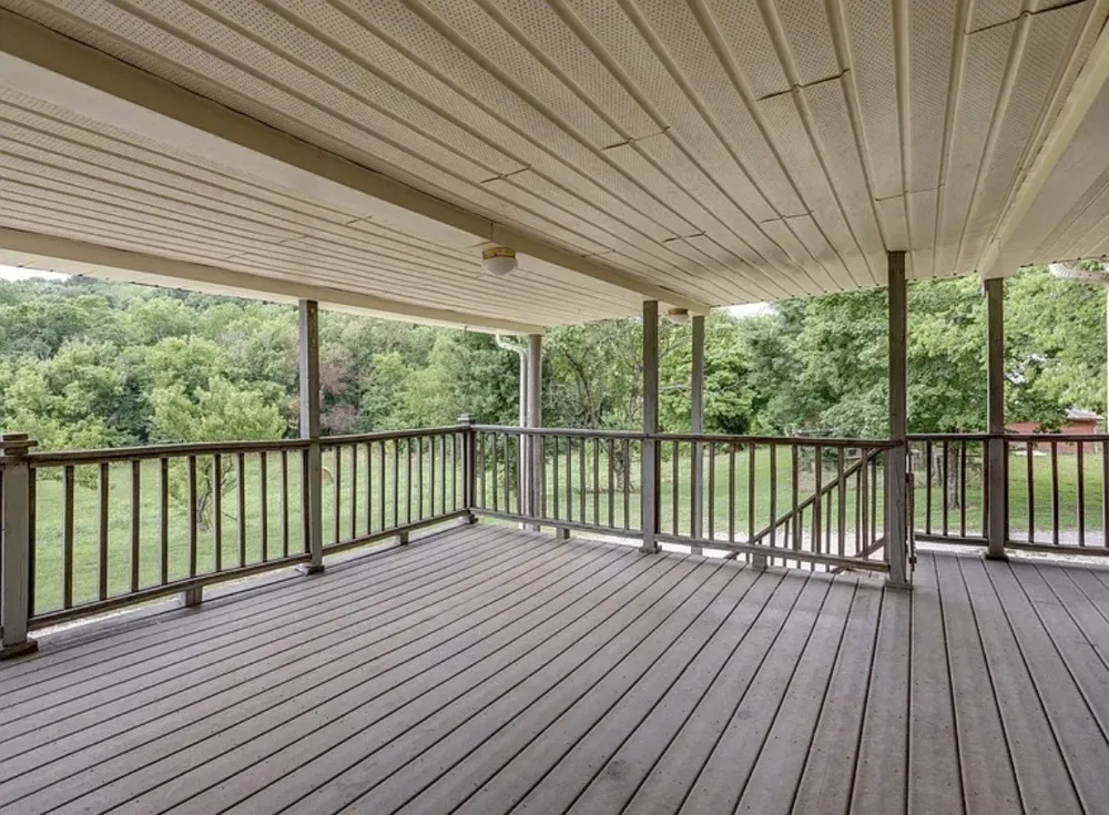 3087 Valley Creek Rd Culleoka, TN 38451