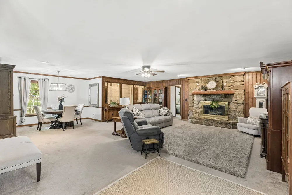 3087 Valley Creek Rd Culleoka, TN 38451