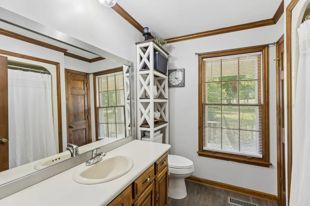 3087 Valley Creek Rd Culleoka, TN 38451