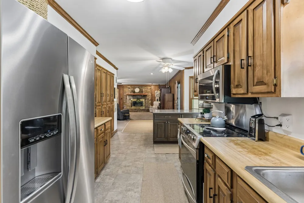 3087 Valley Creek Rd Culleoka, TN 38451