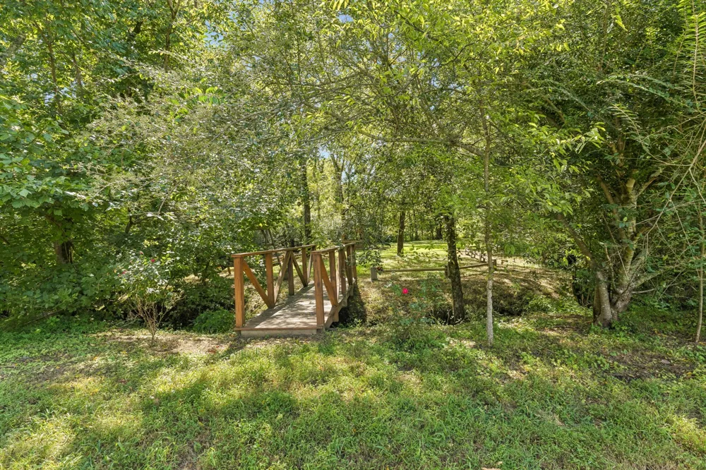 3087 Valley Creek Rd Culleoka, TN 38451