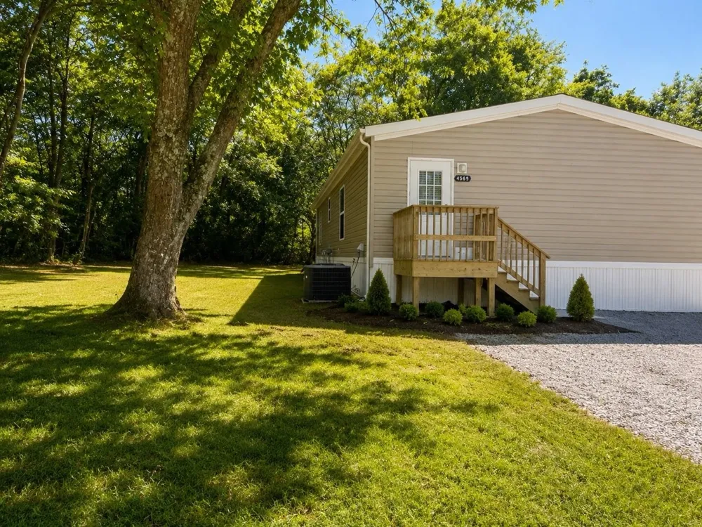 3087 Valley Creek Rd Culleoka, TN 38451