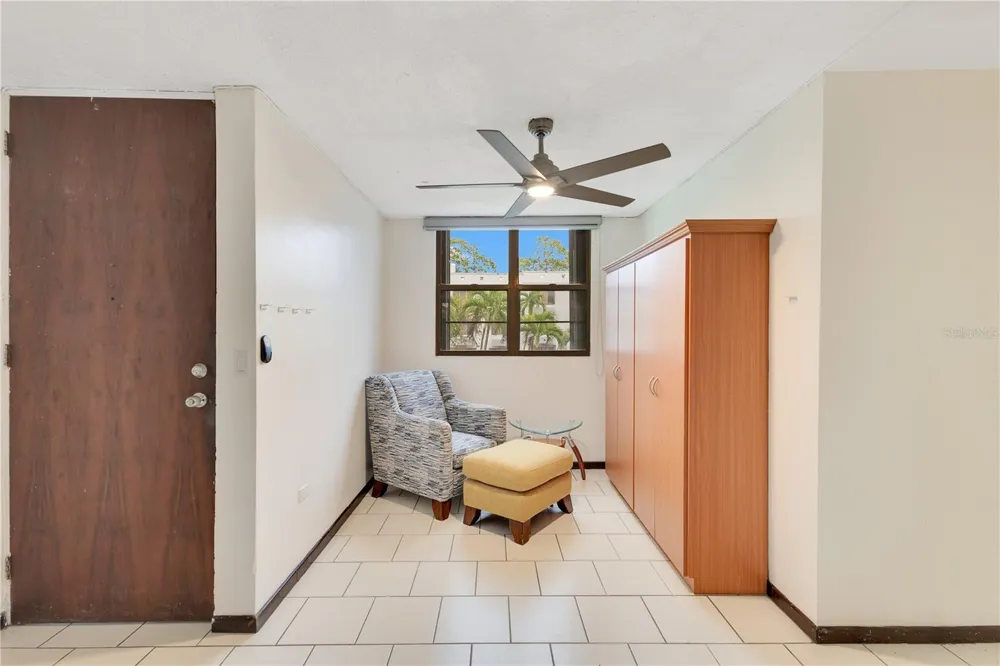 Cond. GOLDEN COURT II, HATO REY #H 202 San Juan, PR 00918
