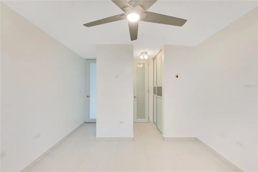 Cond. GOLDEN COURT II, HATO REY #H 202 San Juan, PR 00918