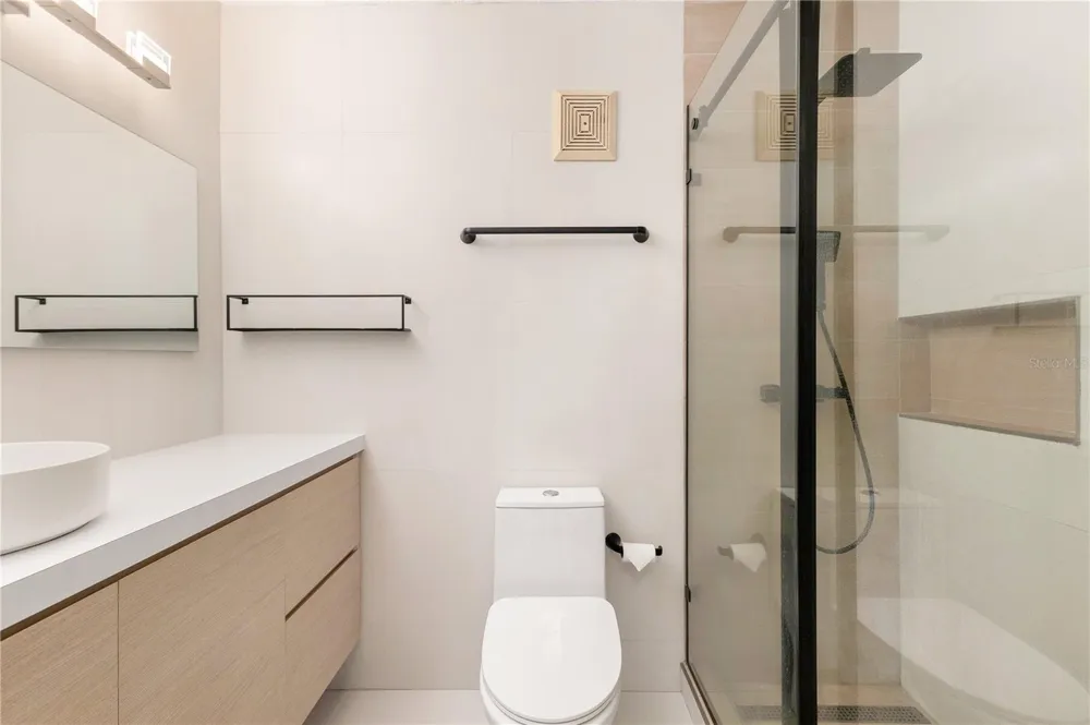 Cond. GOLDEN COURT II, HATO REY #H 202 San Juan, PR 00918