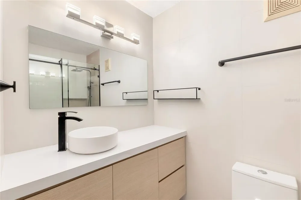 Cond. GOLDEN COURT II, HATO REY #H 202 San Juan, PR 00918