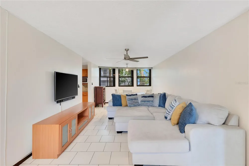 Cond. GOLDEN COURT II, HATO REY #H 202 San Juan, PR 00918