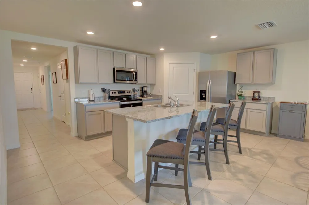 35712 DOVELAND DRIVE Zephyrhills, FL 33541