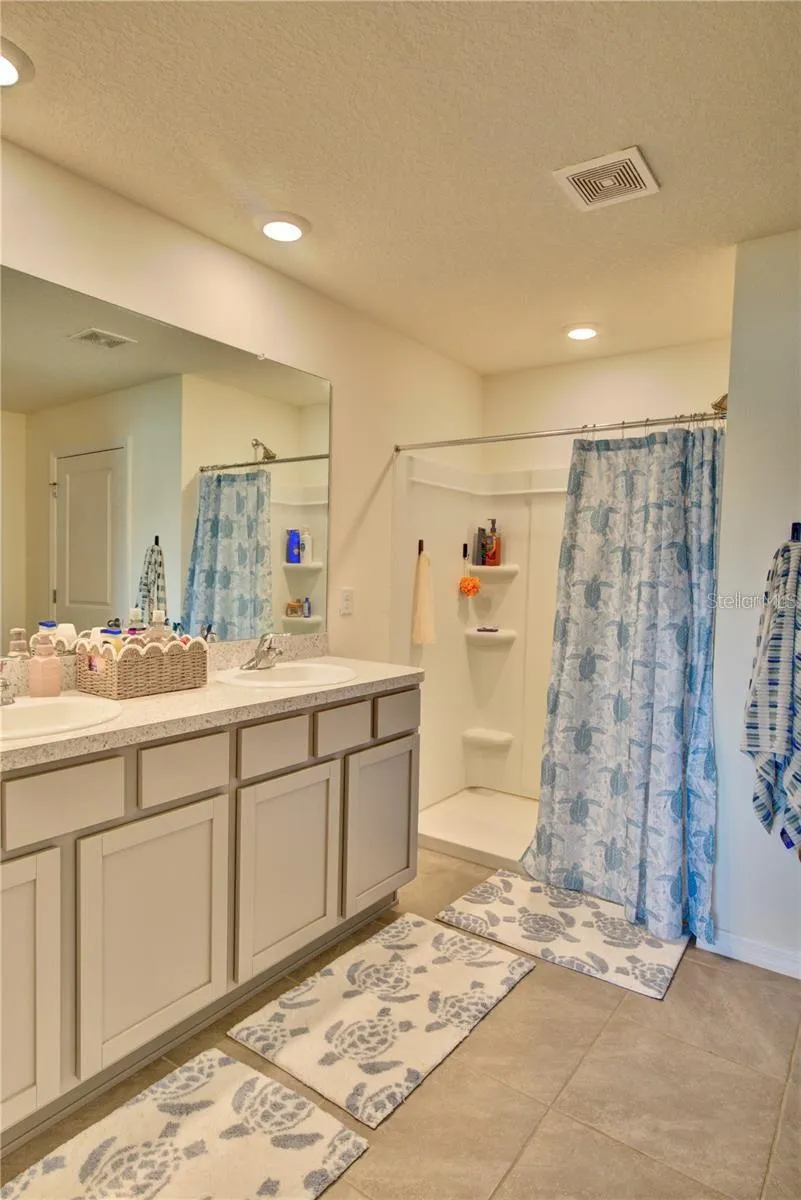 35712 DOVELAND DRIVE Zephyrhills, FL 33541