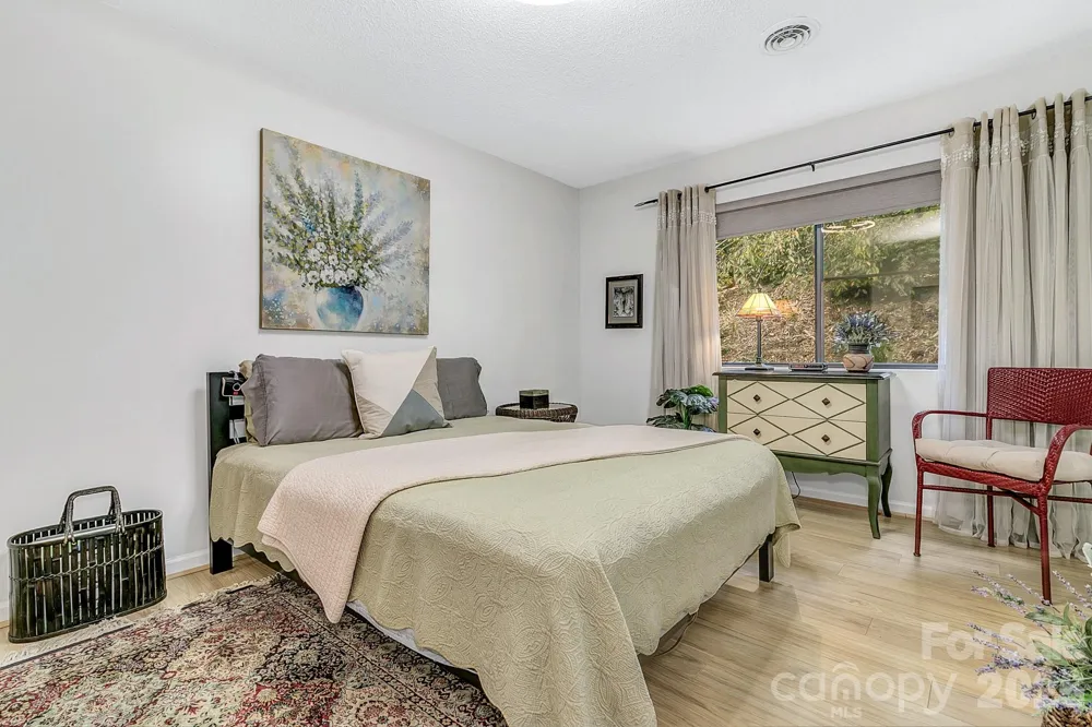 103 Cimarron Drive Asheville, NC 28803