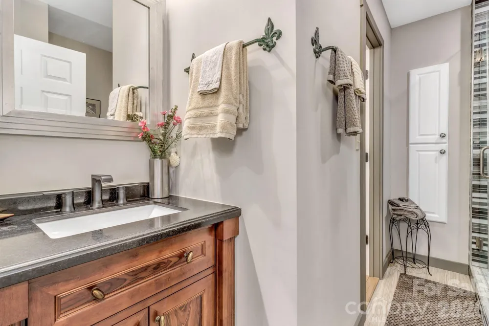 103 Cimarron Drive Asheville, NC 28803