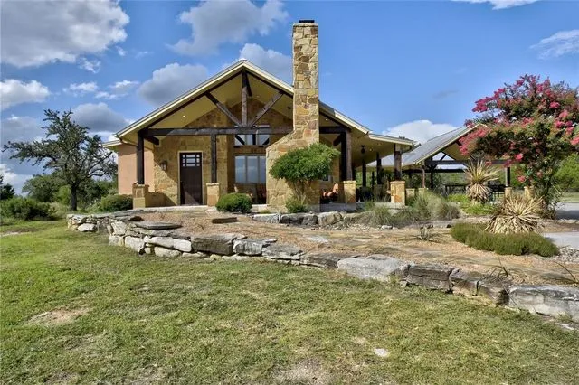 633 Trails End Road Johnson City, TX 78636