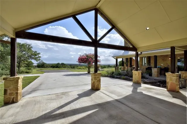 633 Trails End Road Johnson City, TX 78636