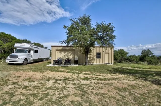 633 Trails End Road Johnson City, TX 78636