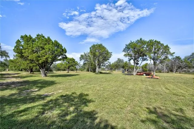 633 Trails End Road Johnson City, TX 78636
