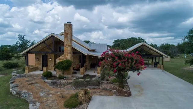 633 Trails End Road Johnson City, TX 78636