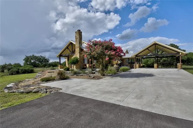 633 Trails End Road Johnson City, TX 78636