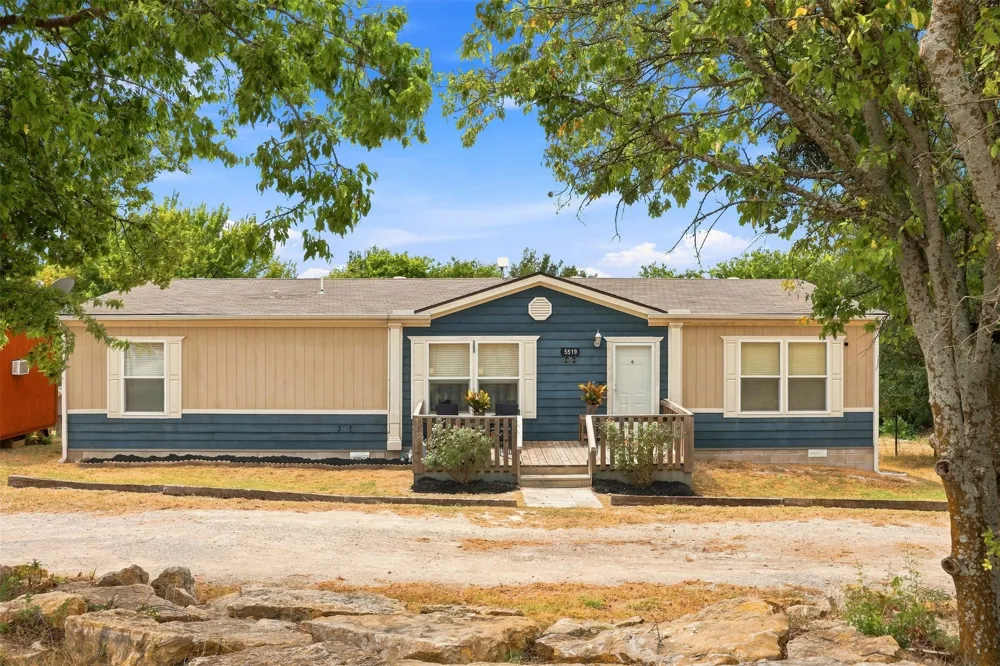 5519 Upper Denton Road Weatherford, TX 76085