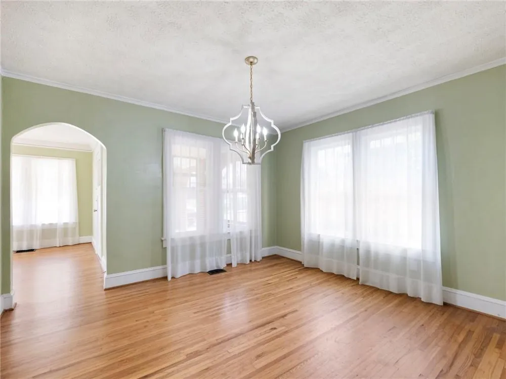 1391 Jefferson Avenue East Point, GA 30344