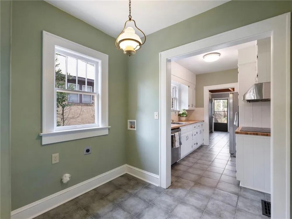 1391 Jefferson Avenue East Point, GA 30344