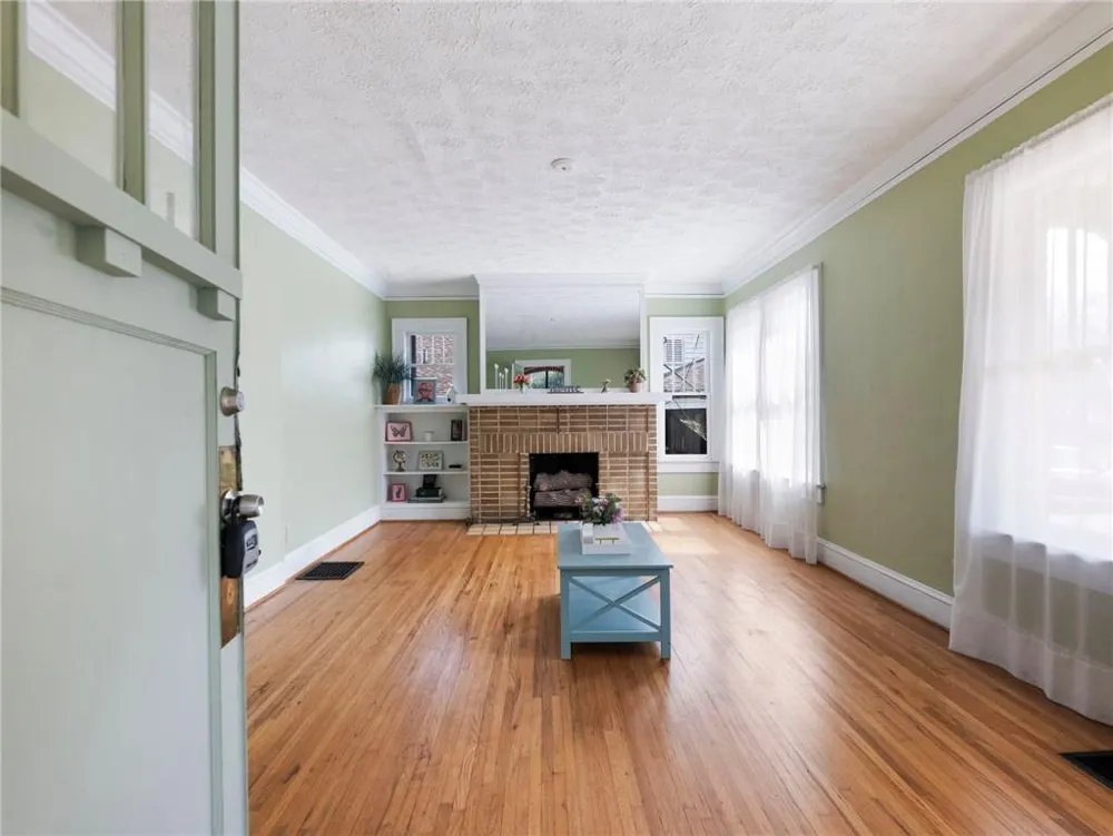 1391 Jefferson Avenue East Point, GA 30344
