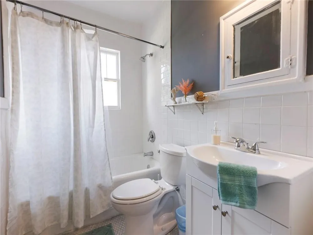 1391 Jefferson Avenue East Point, GA 30344