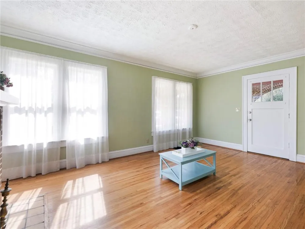1391 Jefferson Avenue East Point, GA 30344