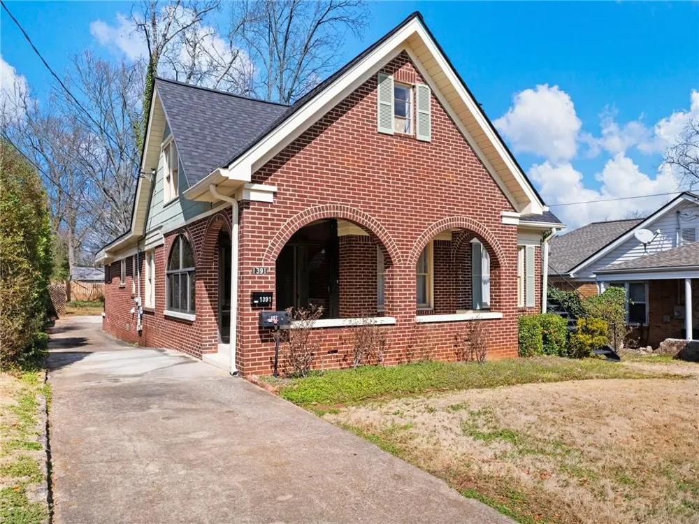 1391 Jefferson Avenue East Point, GA 30344