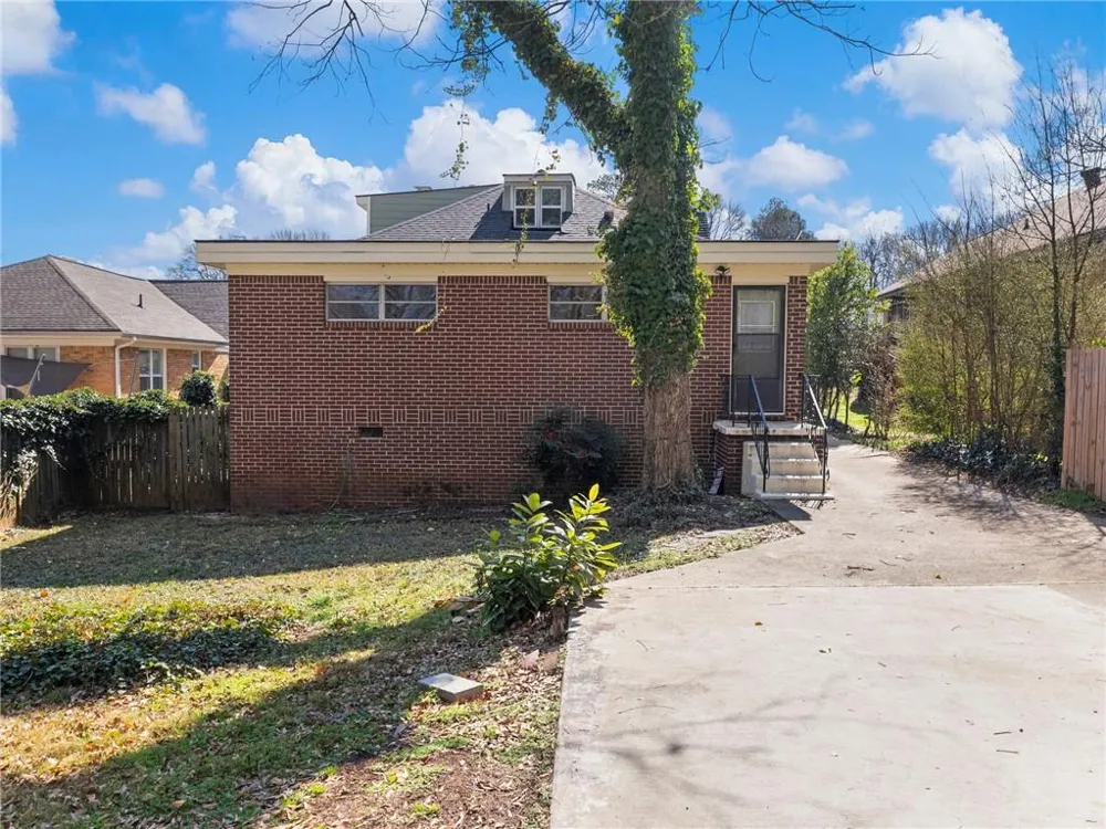 1391 Jefferson Avenue East Point, GA 30344