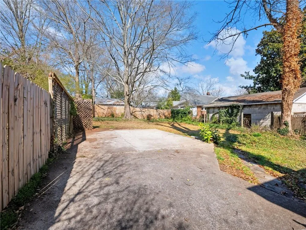 1391 Jefferson Avenue East Point, GA 30344