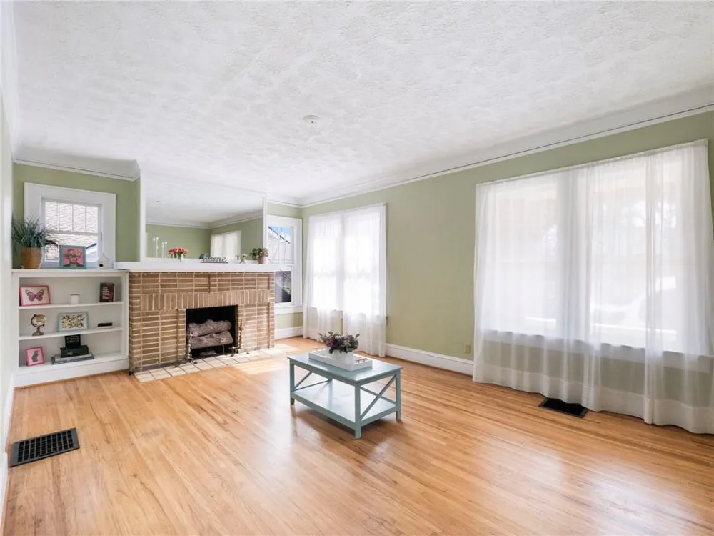 1391 Jefferson Avenue East Point, GA 30344